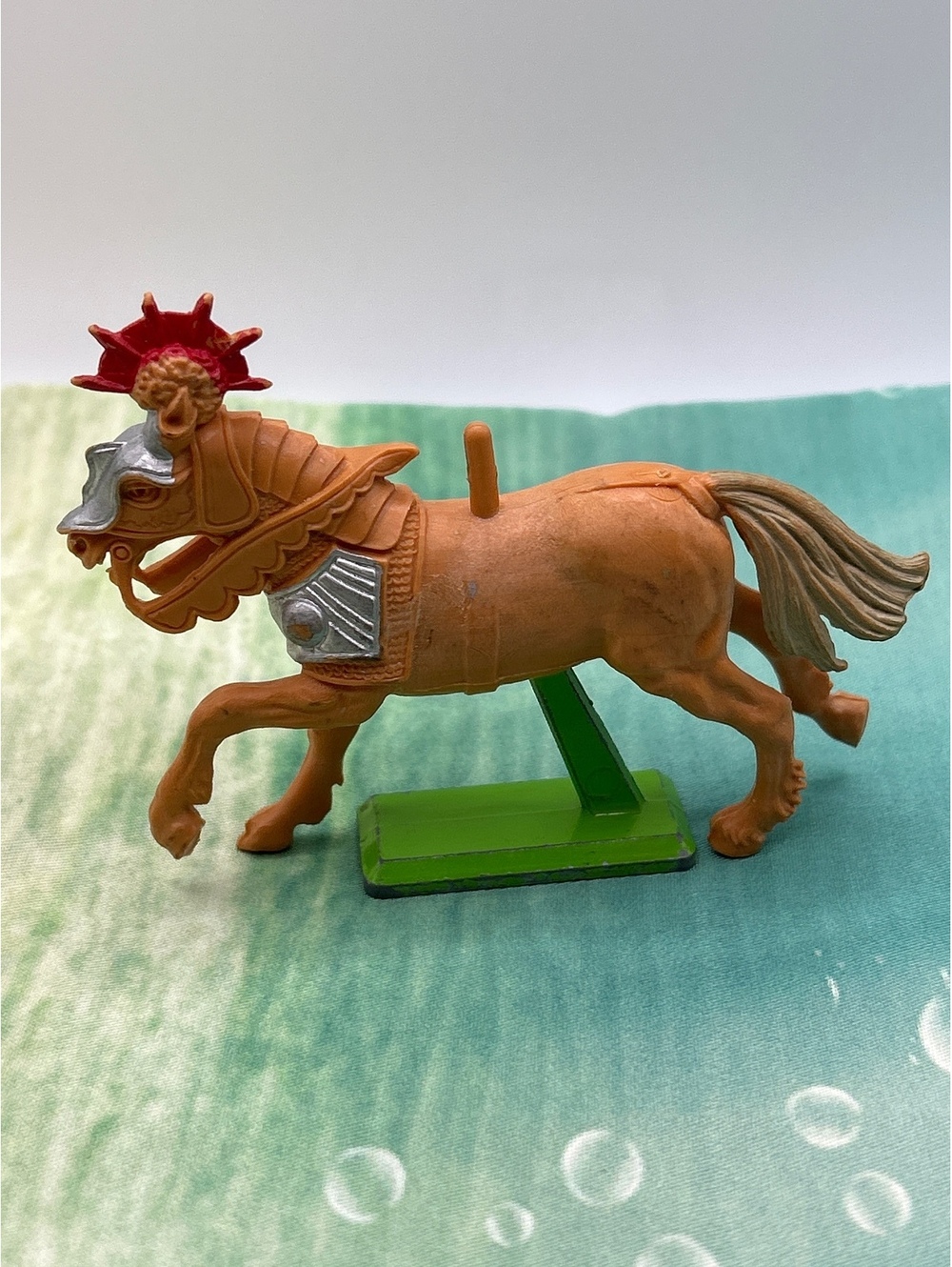 Vintage 1971 Britains Deetail Armored Knight Horse Figure Metal Base England
